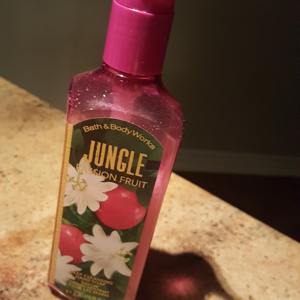Bath & Body Works jungle passion fruit hand soap sold on title